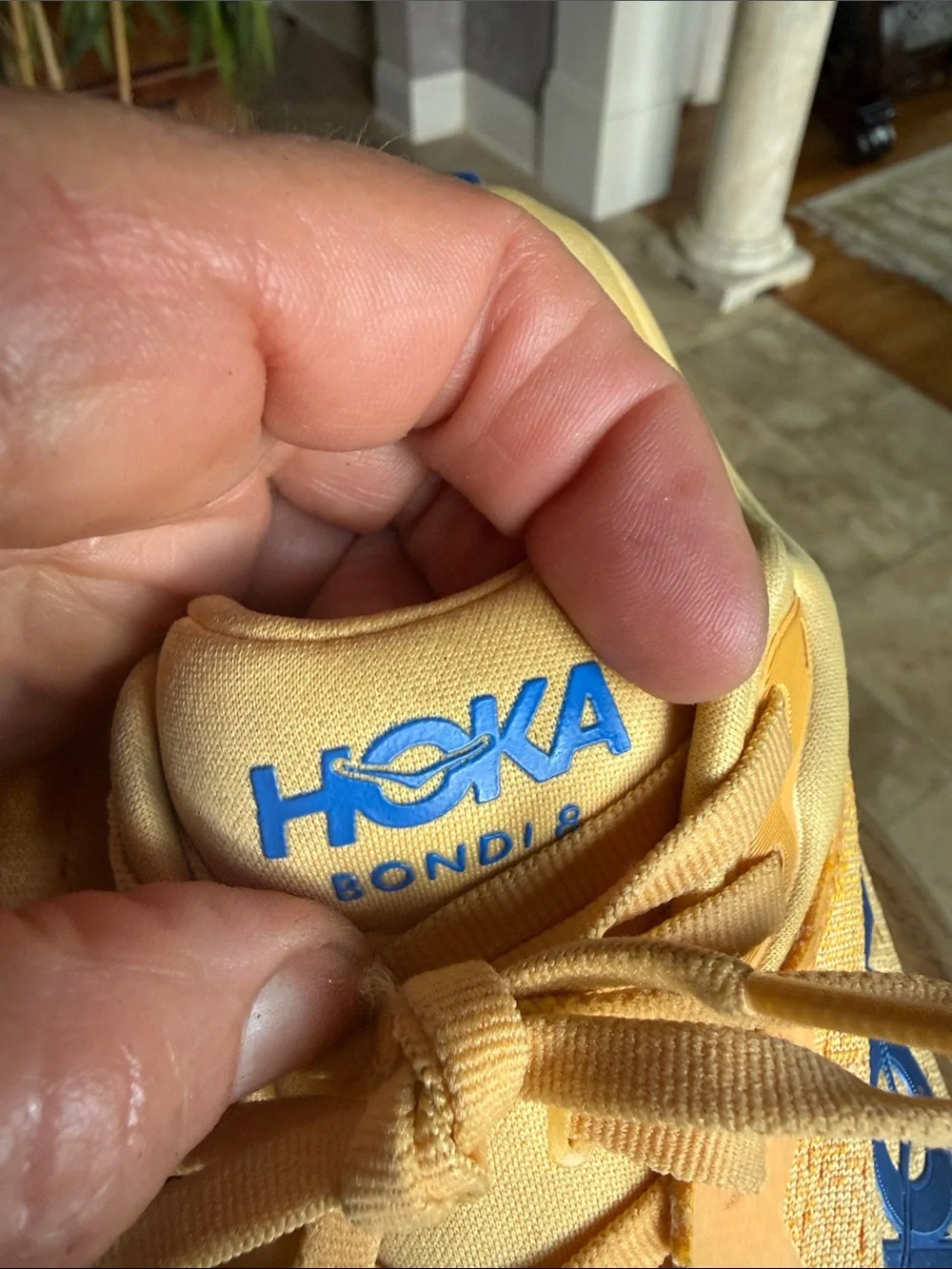 HOKA women’s BONDI 8 running shoe good condition size 8 1/2